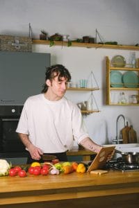 Food startup using direct online ordering to accept catering and pickup orders without a storefront
